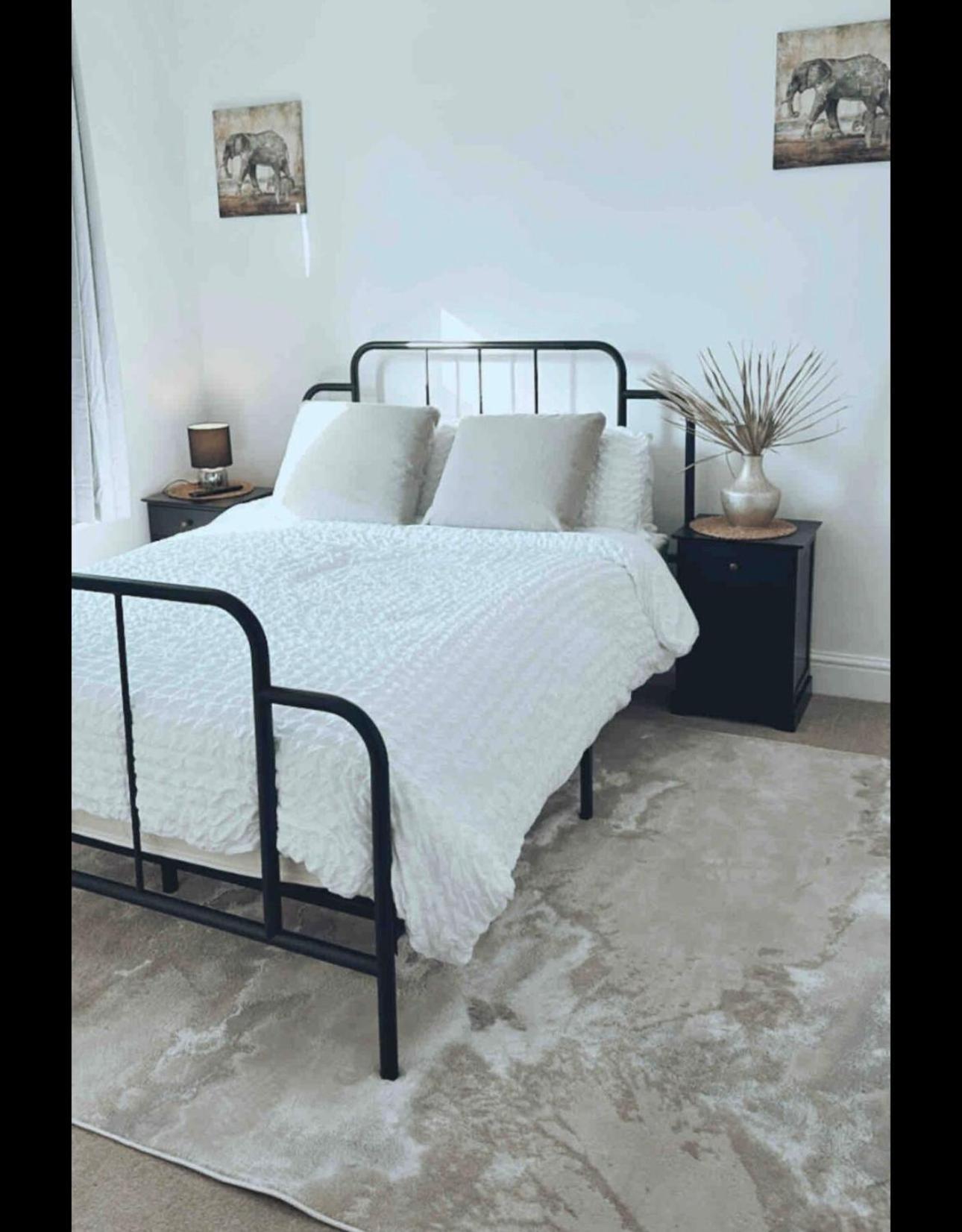 Southsea Homestays - Three Bedroom Home, Sleeps 8 - With Garden & Hot Tub Portsmouth Zewnętrze zdjęcie